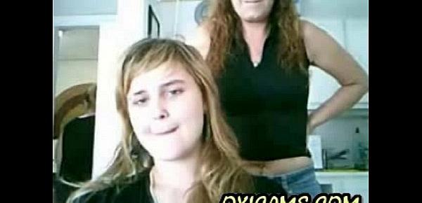  Webcam Spanish 20yo girl girlfriend mum showing tits (new)